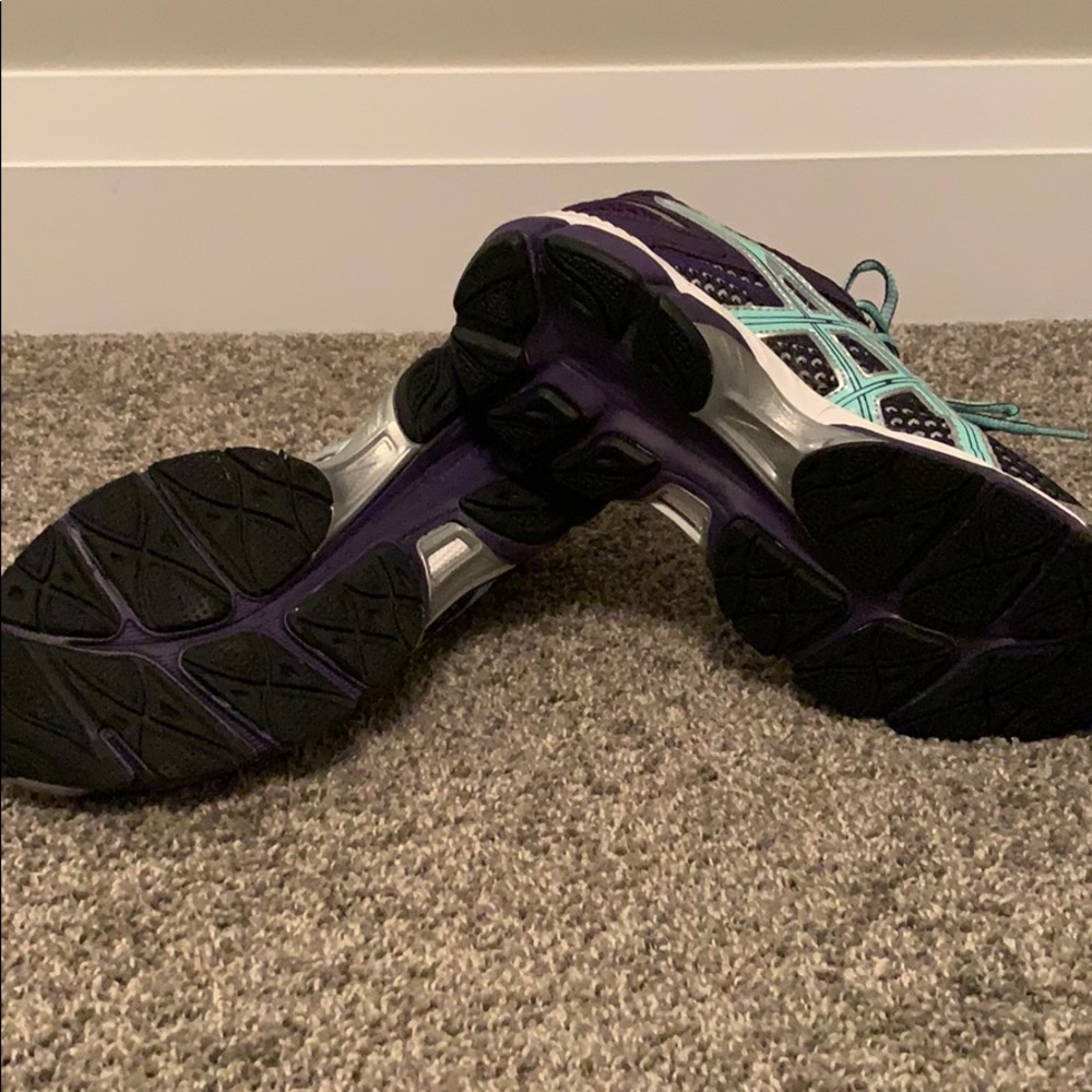 ASICS Running Shoes - Picture 3 of 6